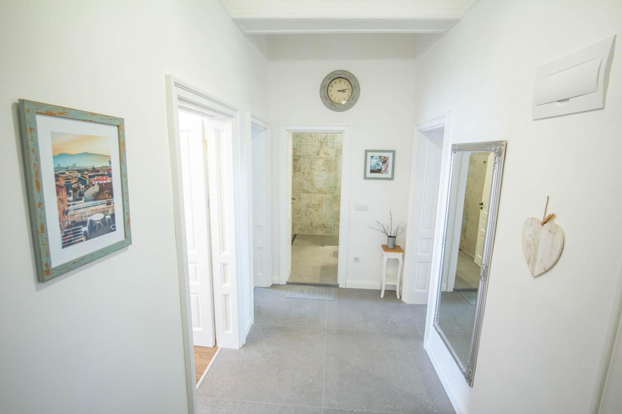 Lion'S Bridge Boutique 2Bdrm Apt, Top Center Gem Sofie Exteriér fotografie